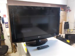 LG 32LH2000 LCD TV jótállással, főkép