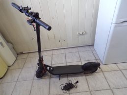 Ninebot KickScooter F2 Plus (modell 051202E) Elektromos roller jótállással, főkép