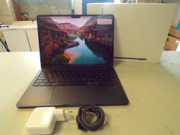 Apple MacBook Air 13” A2681 laptop jótállással, főkép